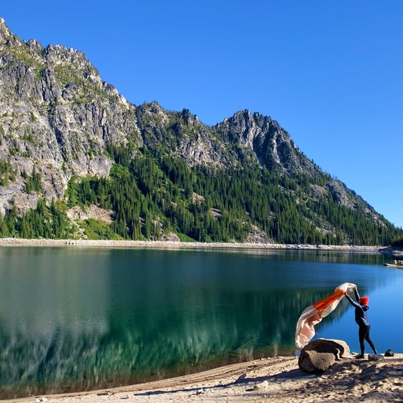 Meet your Posher, Jackie - Picture 3 of 3